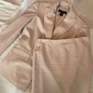 Body by Victoria light pink suit in size 4